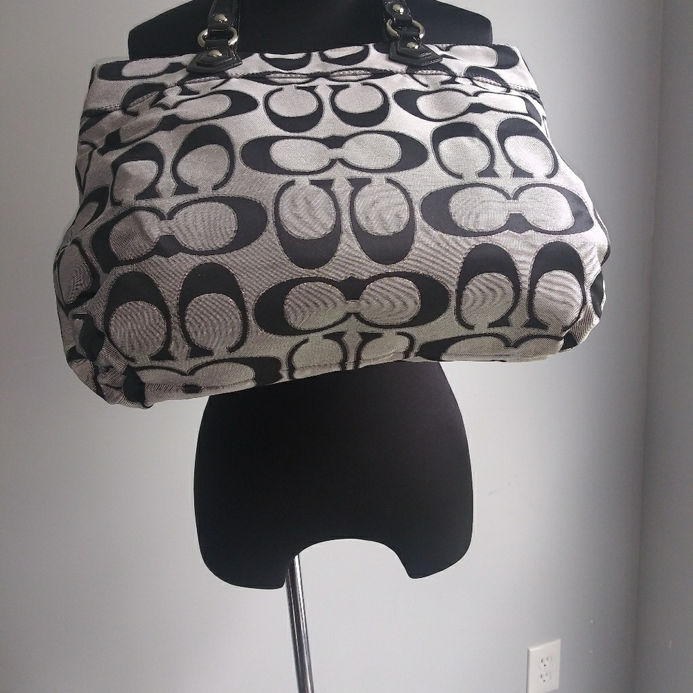 NWT authentic Coach Large poppy signature bag - Picture 5 of 8